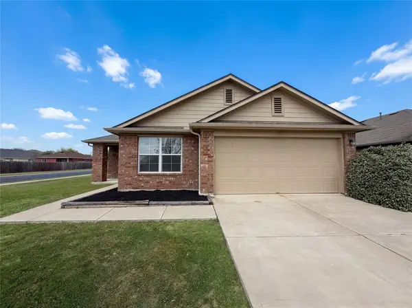 201 Camellia Dr, Hutto, TX 78634