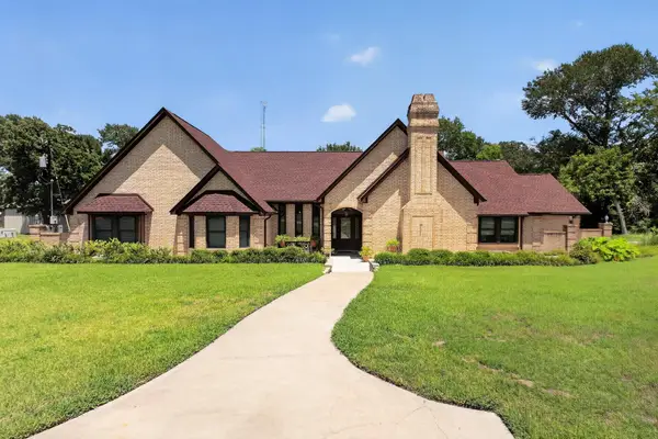 1950 Country Club Rd, Brenham, TX 77833