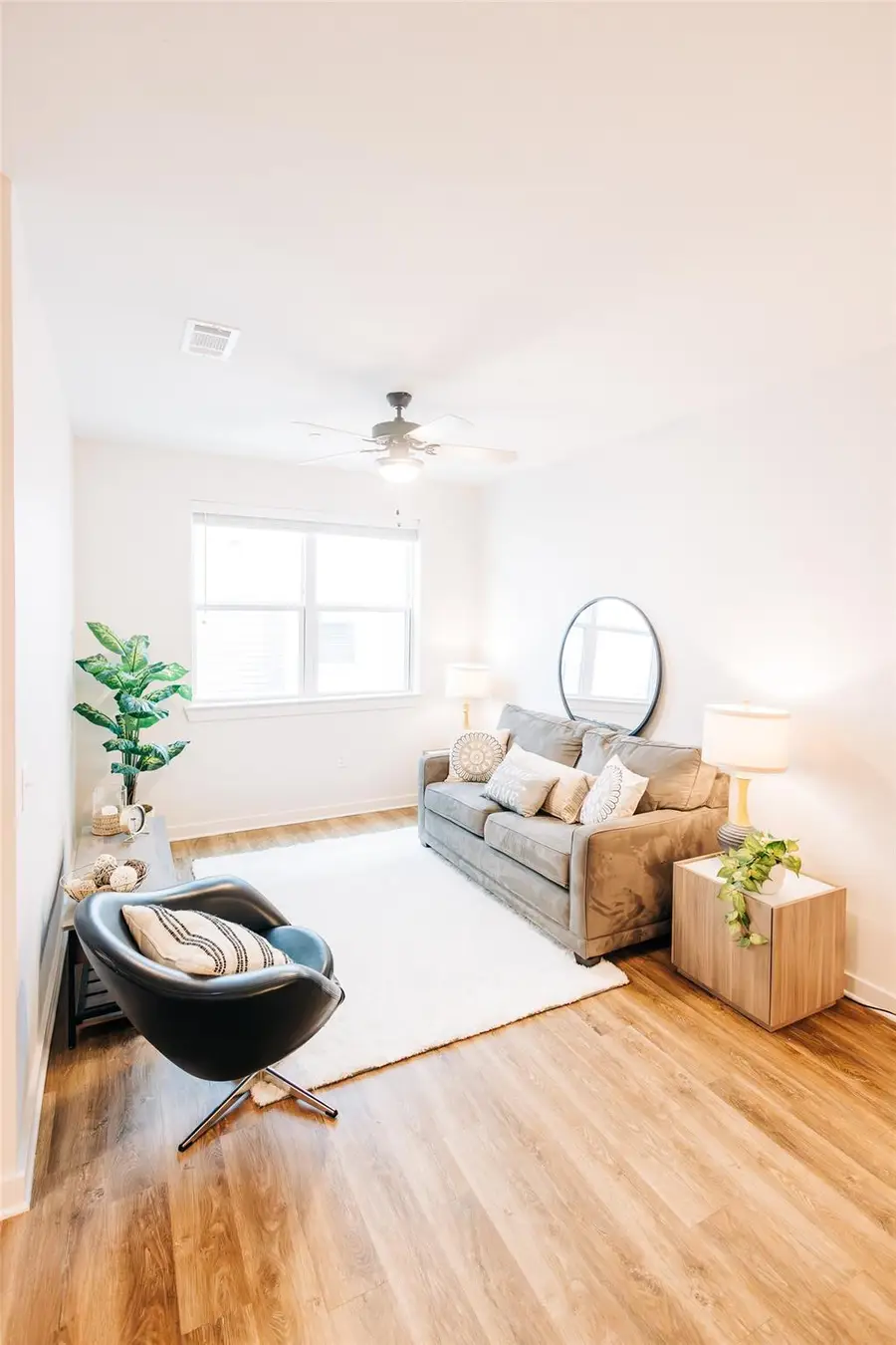 7051 Meadow Lake Blvd #4102, Austin, TX 78744 - Image #3