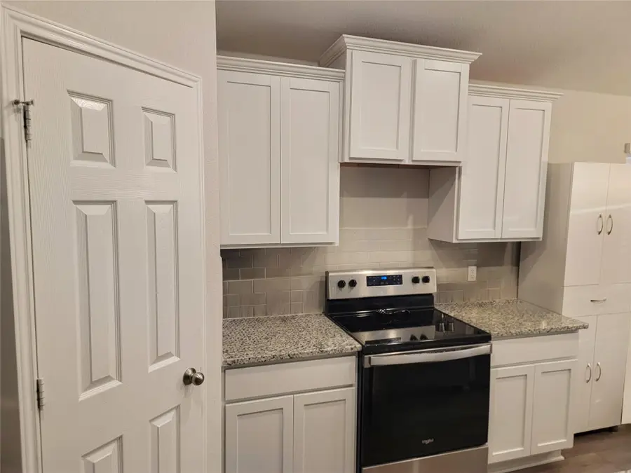 109 Akston Ct, Jarrell, TX 76537 - #2