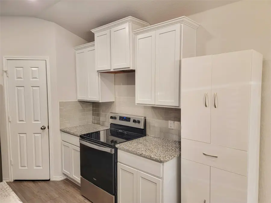 109 Akston Ct, Jarrell, TX 76537 - #3
