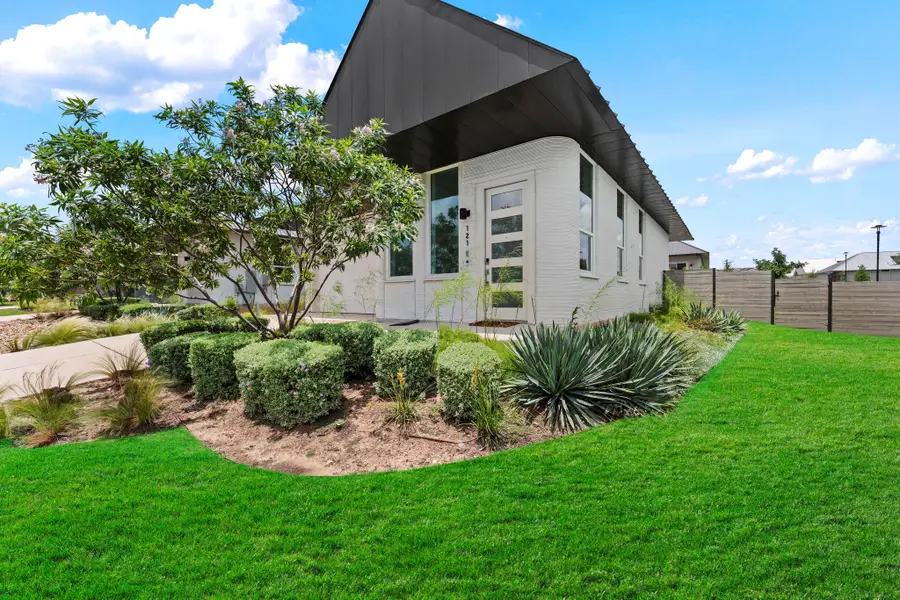121 Rough Creek Rd, Georgetown, TX 78628 - #2