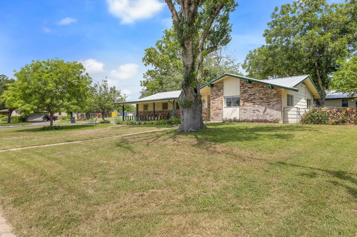 605 Parkway St, Georgetown, TX 78628 - #1