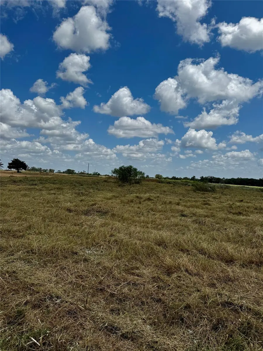 261 Engelke Rd, Kingsbury, TX 78638 - #2