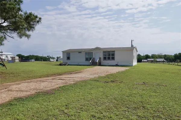 1048 County Road 402, Dime Box, TX 77853