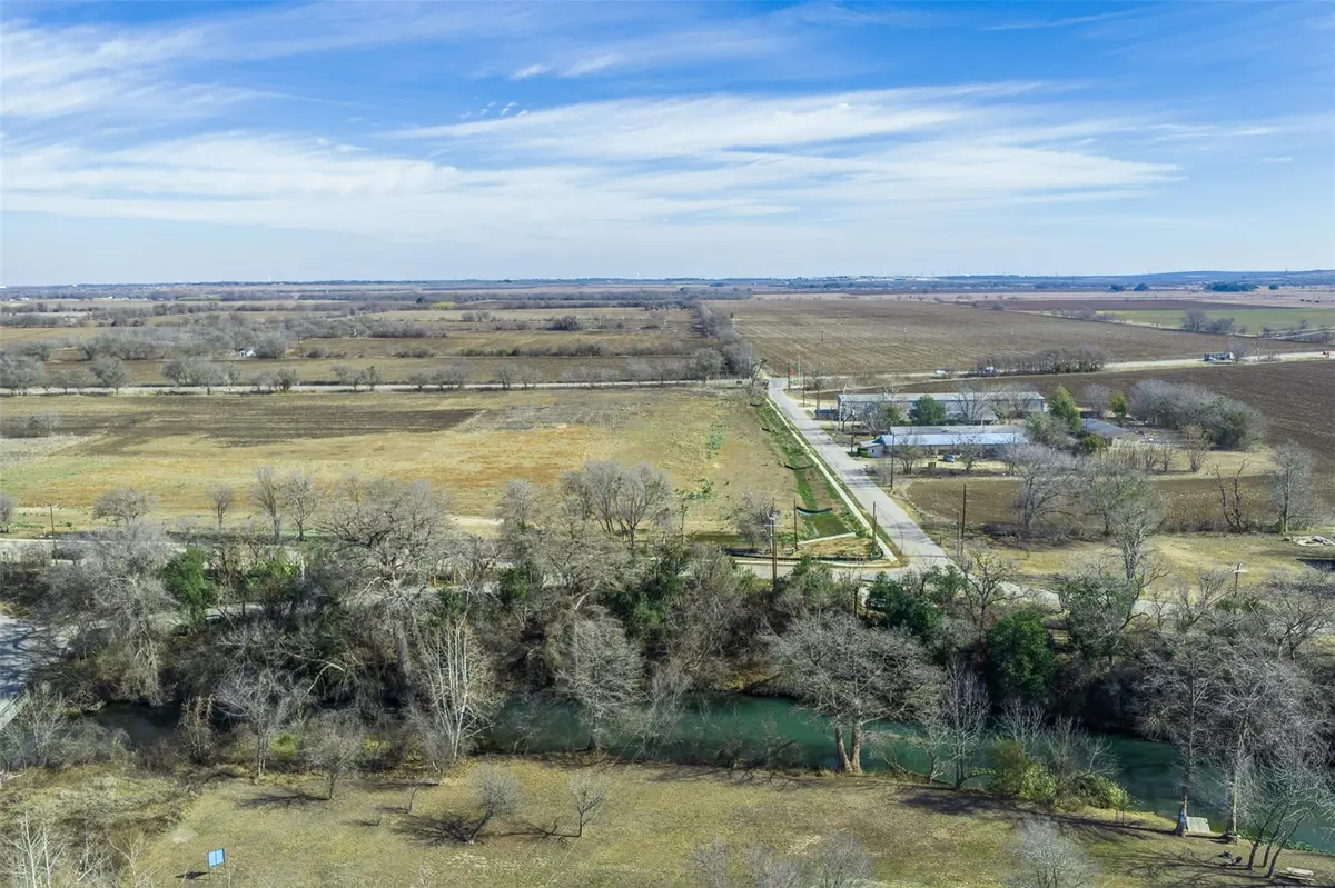 333 Quail Run Rd, Martindale, TX 78655 - #1