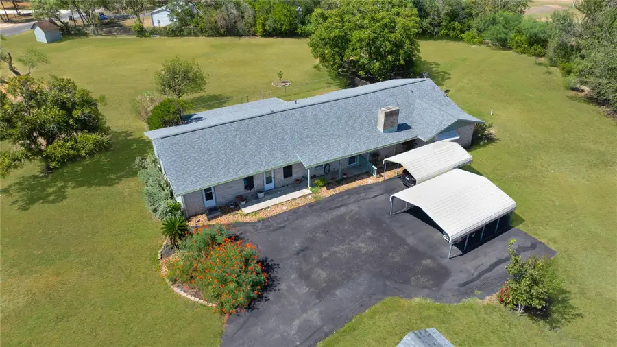 132 Tomahawk Trl, Seguin, TX 78155 - #2