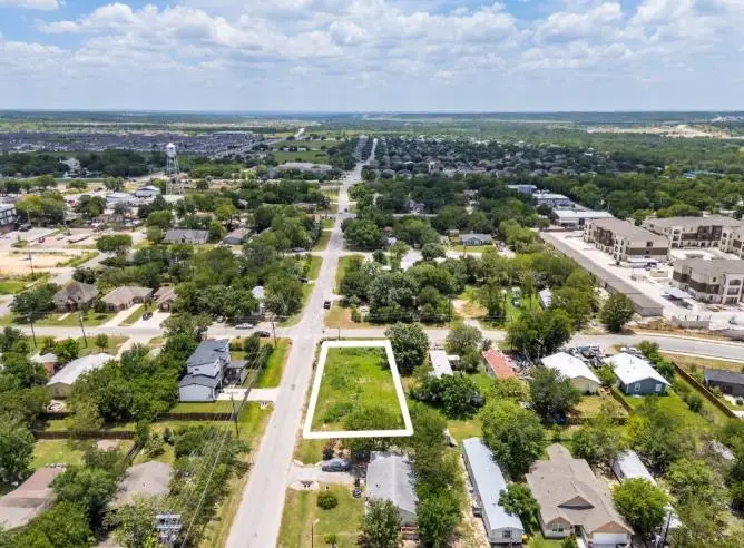 301 W Eggleston St, Manor, TX 78653 - #3