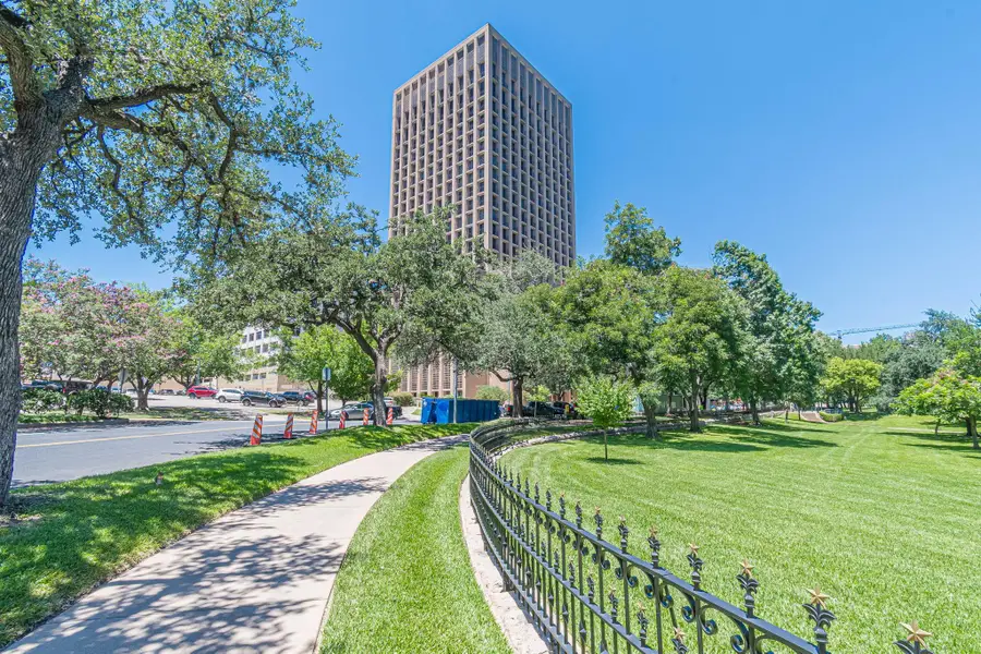 1122 Colorado St #1409, Austin, TX 78701 - Image #2