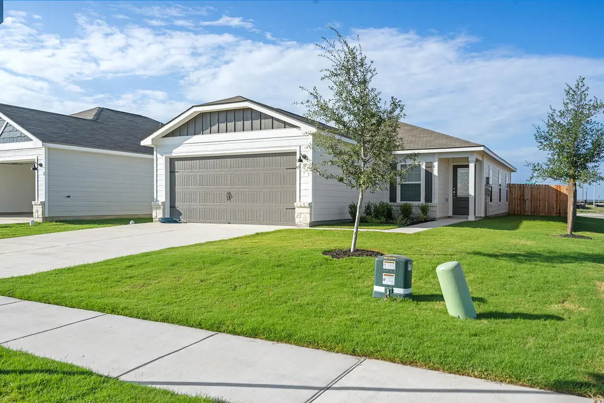 309 W Luna Blue Ln, Jarrell, TX 76537 - #1