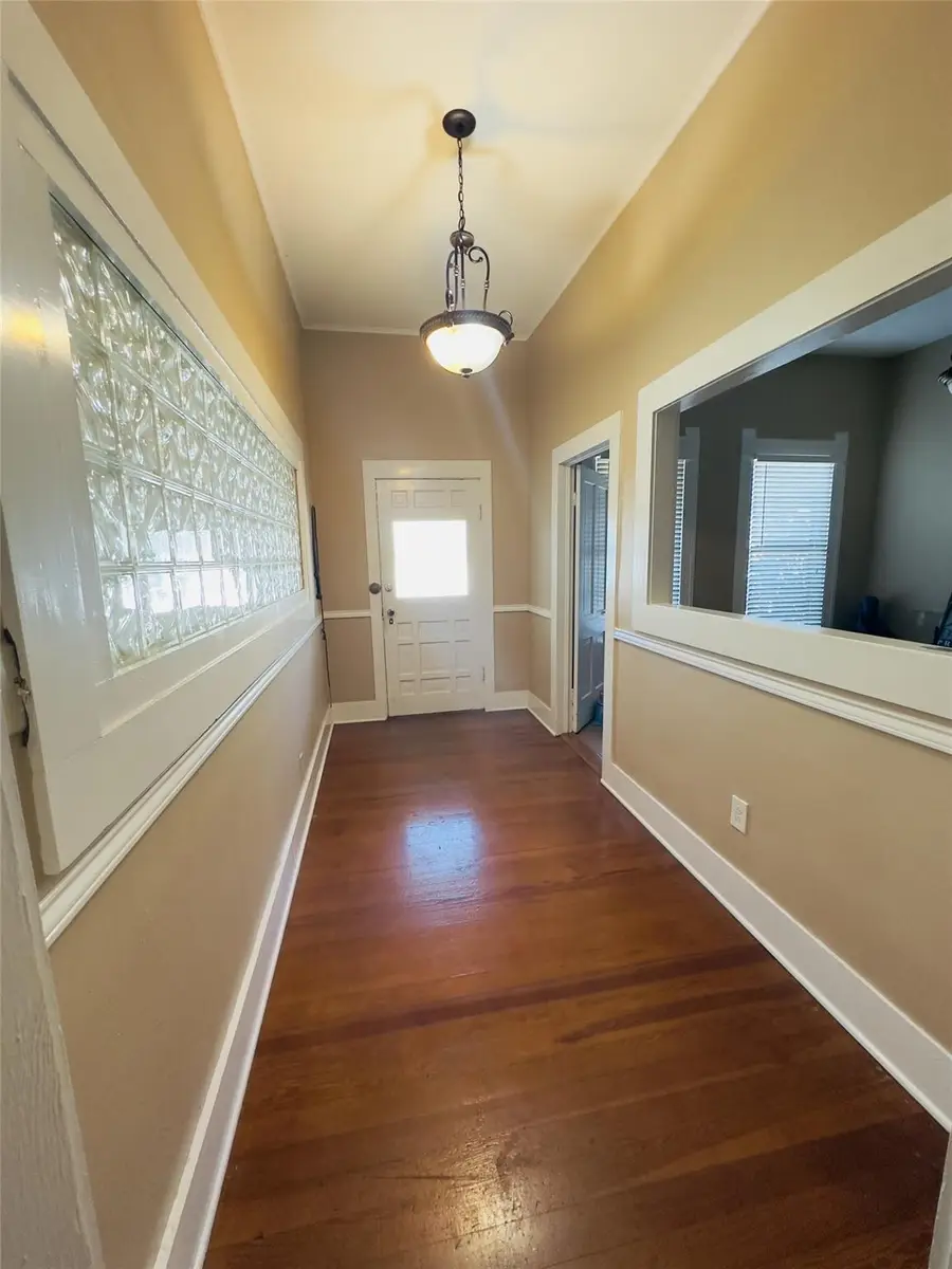 209 W Bagdad Ave, Round Rock, TX 78664 - Image #3