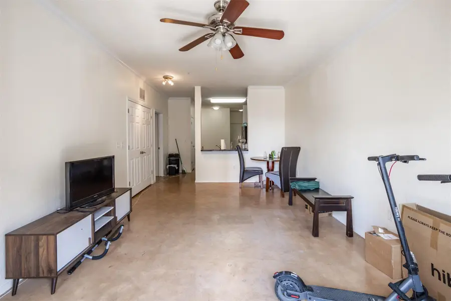 910 W 25th St #403, Austin, TX 78705 - Image #2