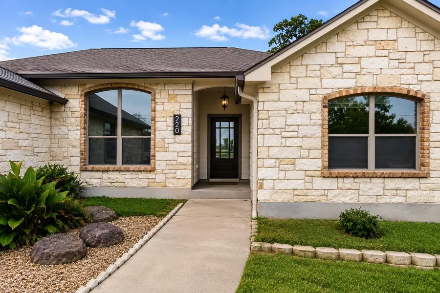 220 Ulupau Cir, Bastrop, TX 78602 - #2