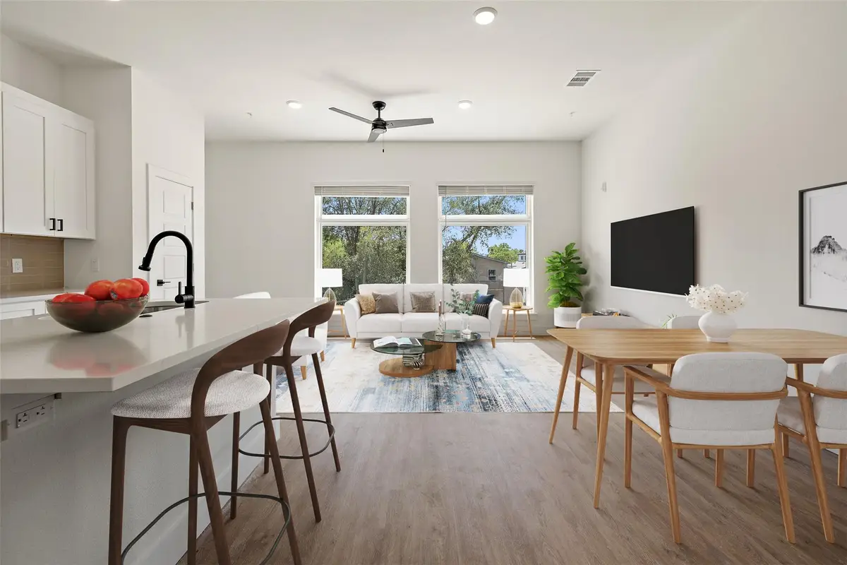 1811 Webberville Rd #1305, Austin, TX 78721 - Image #1