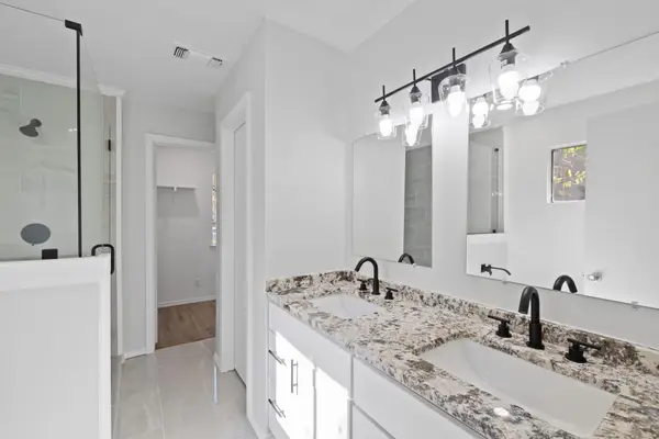 10001 Woodglen Dr, Austin, TX 78753