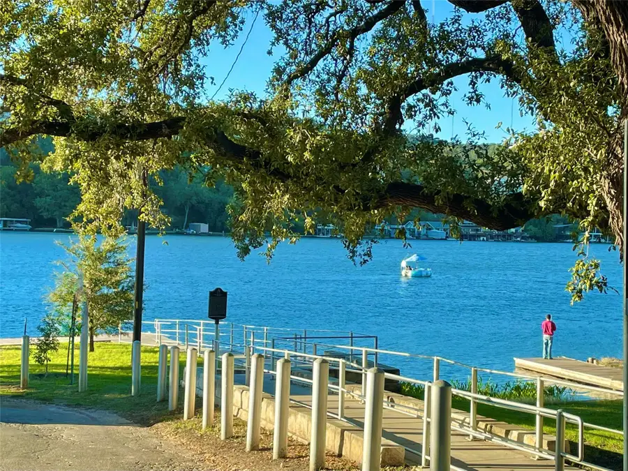 601 Hearn St #207, Austin, TX 78703 - Image #2