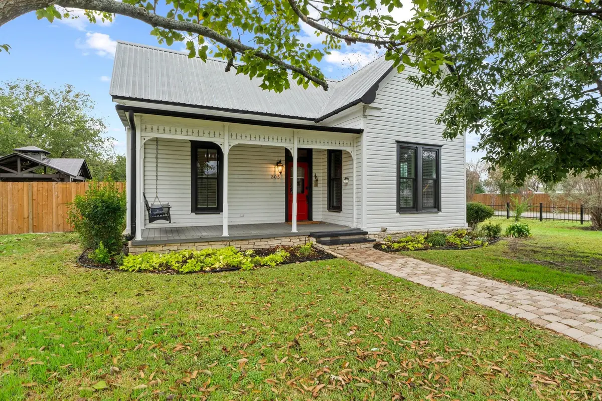 305 East St, Hutto, TX 78634 - Image #1