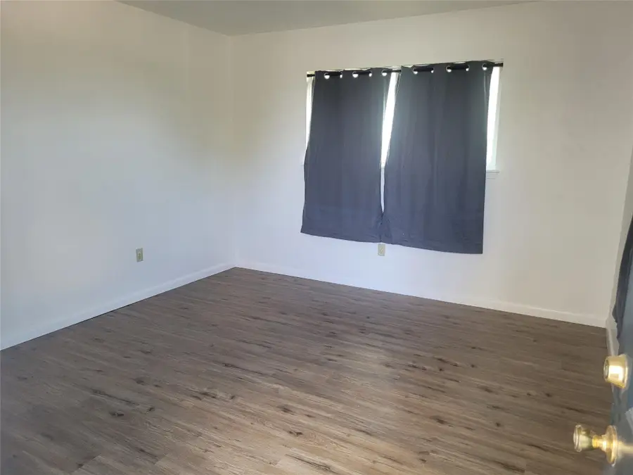 205 2nd Ave #1 & 2, Smithville, TX 78957 - #2