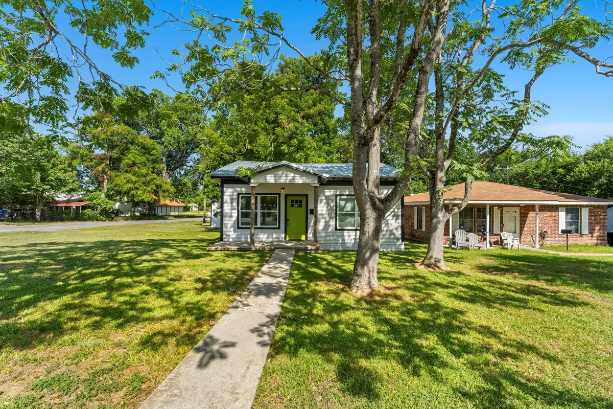 901 S 23rd St, Temple, TX 76504 - #1