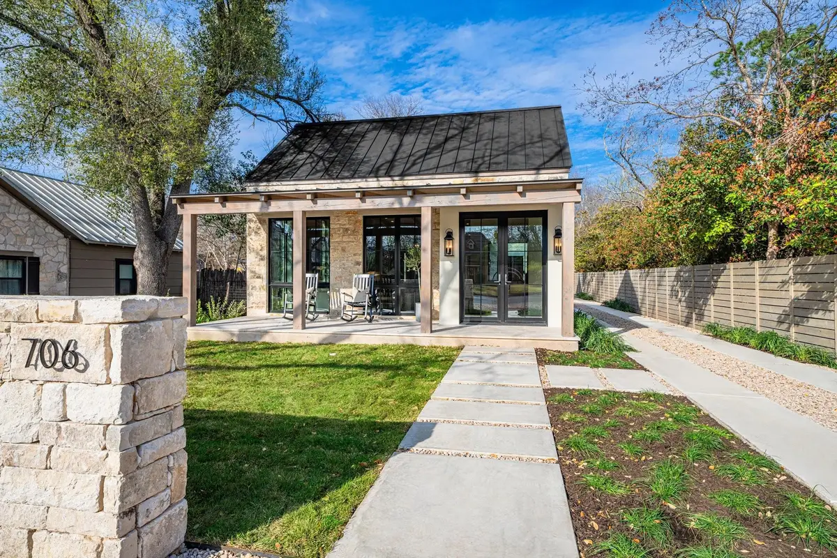 706 W Creek St, Fredericksburg, TX 78624 - Image #1