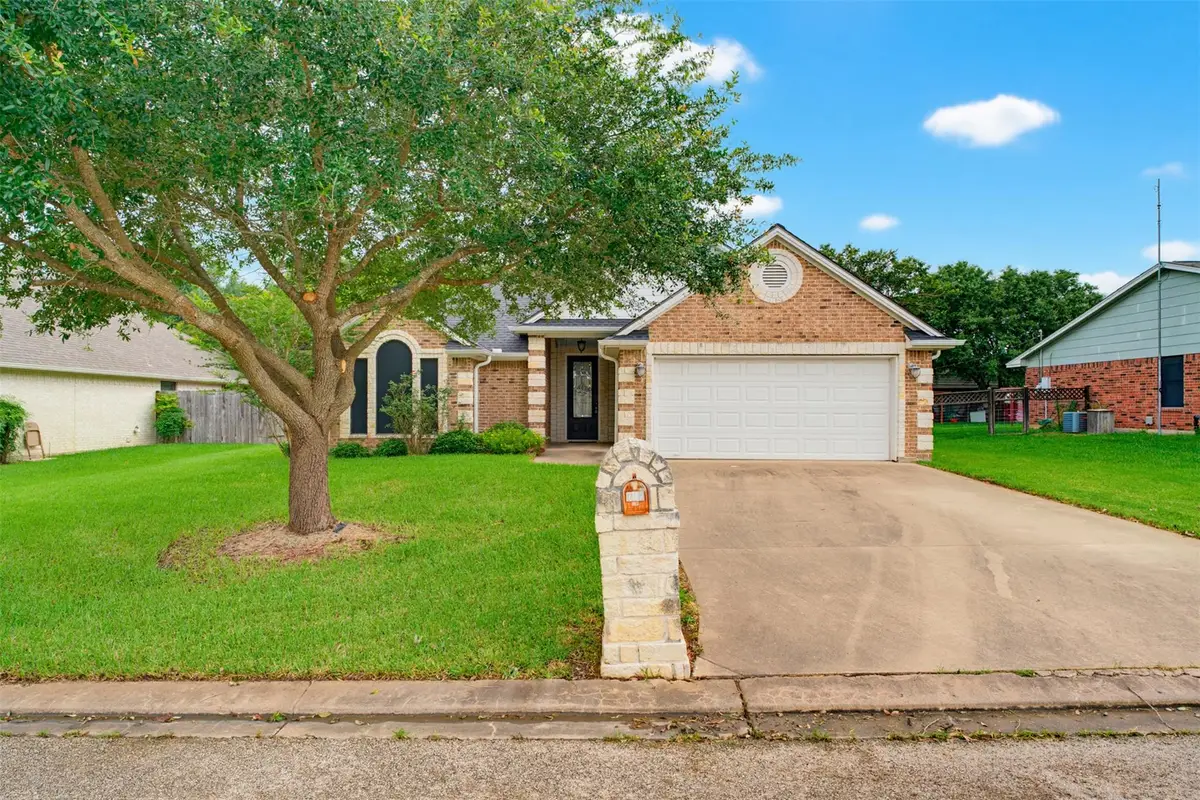 702 Woodson Dr, Caldwell, TX 77836 - #1