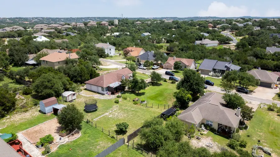 10105 Twin Lake Loop, Dripping Springs, TX 78620 - Image #3