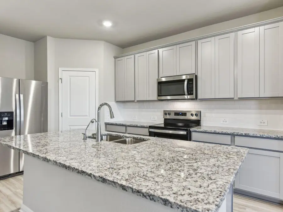 164 Sleep Holw, Jarrell, TX 76537 - #3