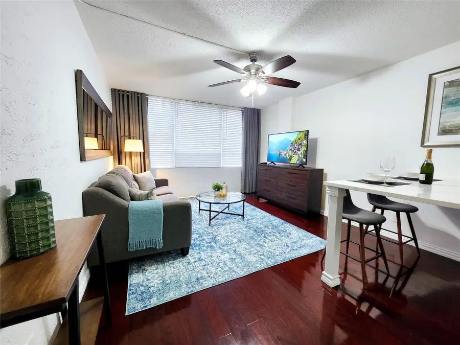 1800 Lavaca St #102, Austin, TX 78701 - #3