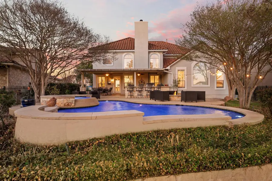 11208 Woodland Hills Trl, Austin, TX 78732 - Image #2