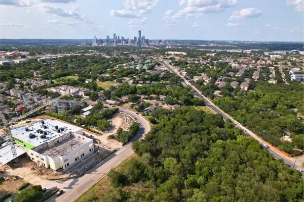 2813-2827 Metcalfe Rd, Austin, TX 78741