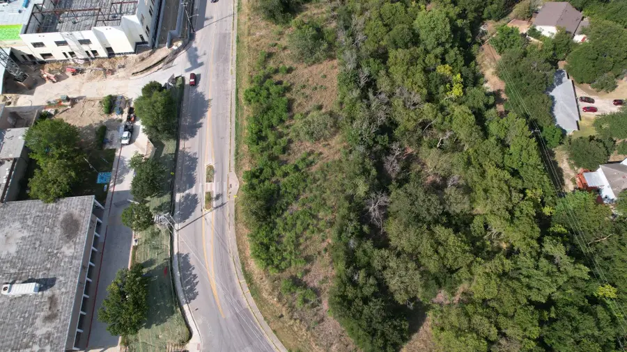 2813-2827 Metcalfe Rd, Austin, TX 78741 - #3