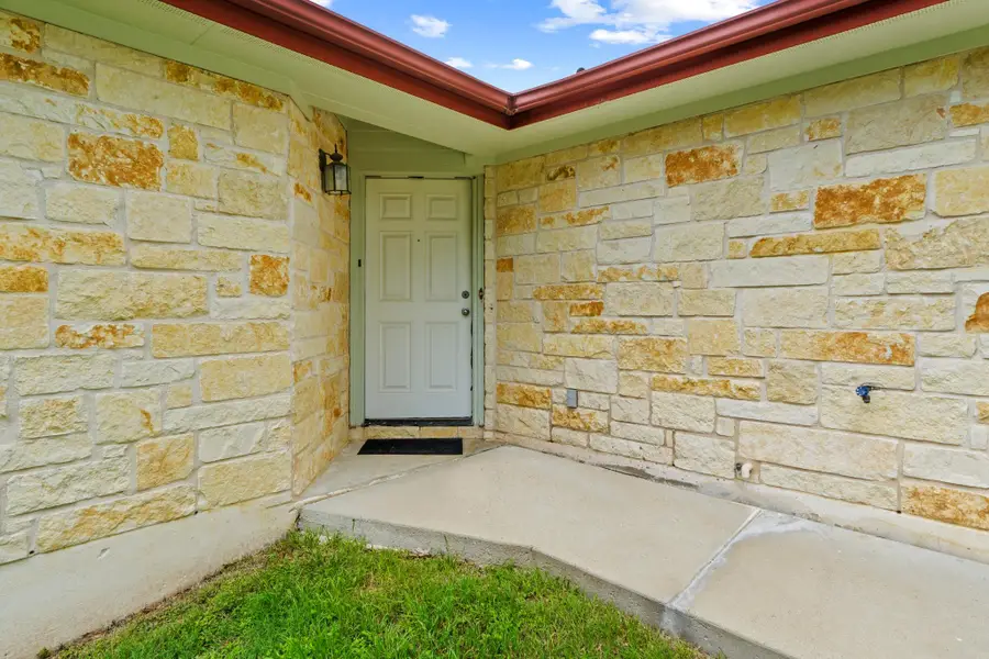 243-245 Marvin Cv, Hutto, TX 78634 - #2