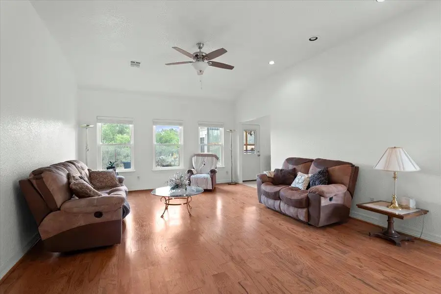 128 W Persimmon Dr, Marble Falls, TX 78654 - #3