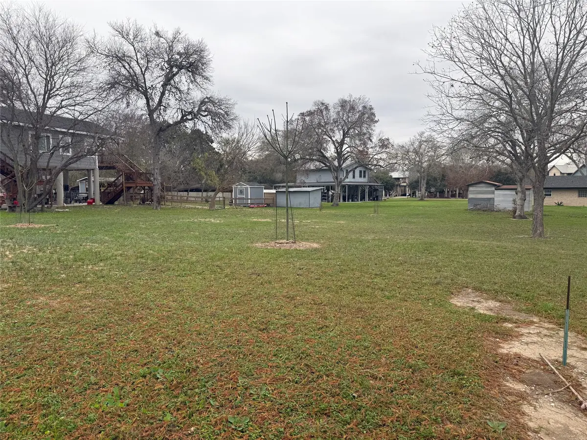 110 Lake Forrest Dr, Seguin, TX 78155 - #1