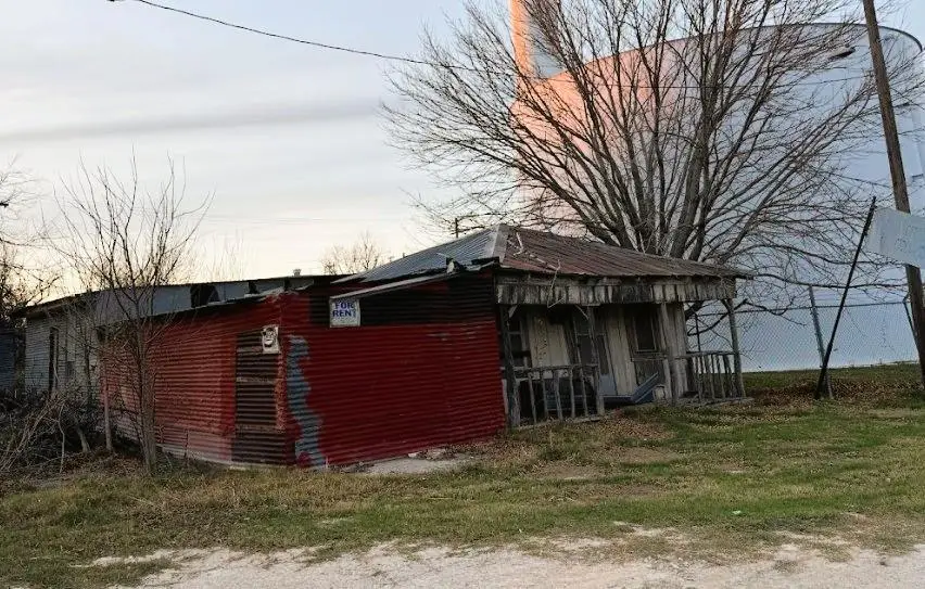 431 SW Front St, Bartlett, TX 76511 - #1
