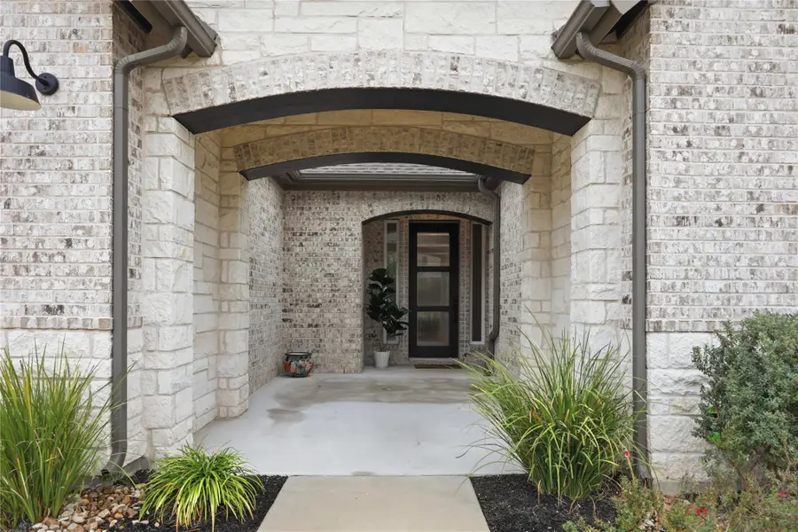 209 Springhouse Rd, Georgetown, TX 78628 - Image #2