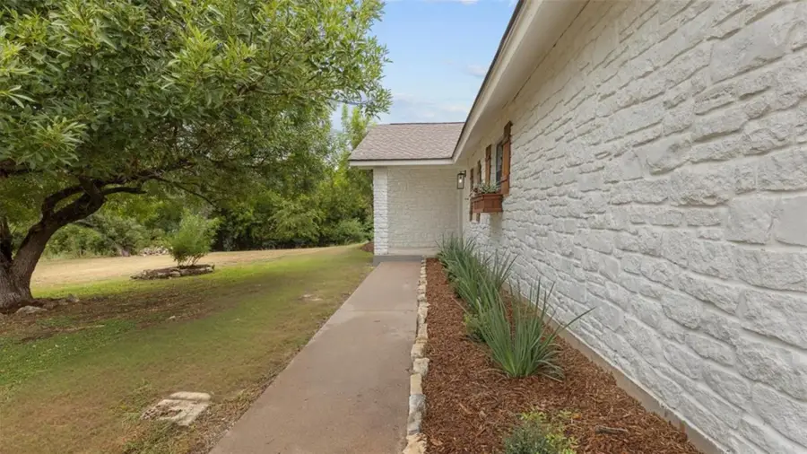 200 Rowlett Rd, Liberty Hill, TX 78642 - Image #3