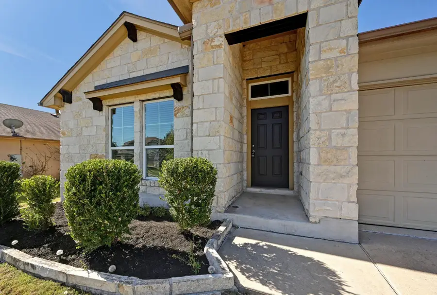 114 Stewart Dr, Hutto, TX 78634 - Image #2