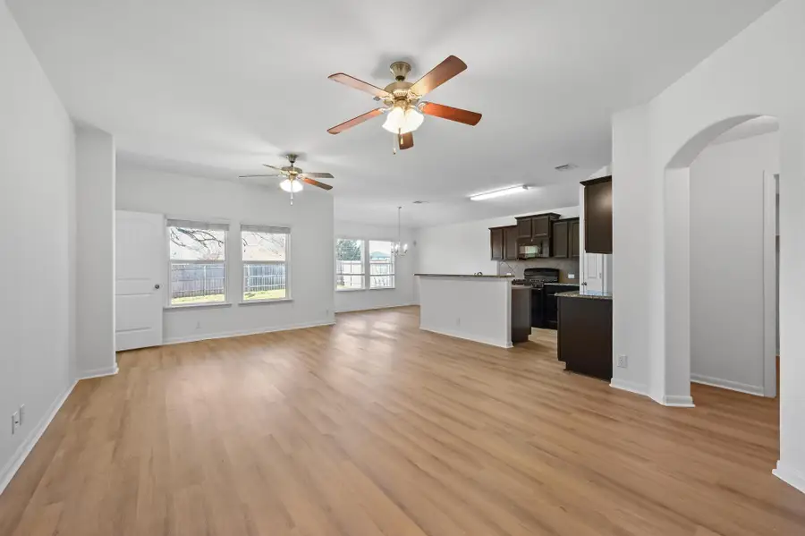 114 Stewart Dr, Hutto, TX 78634 - Image #3