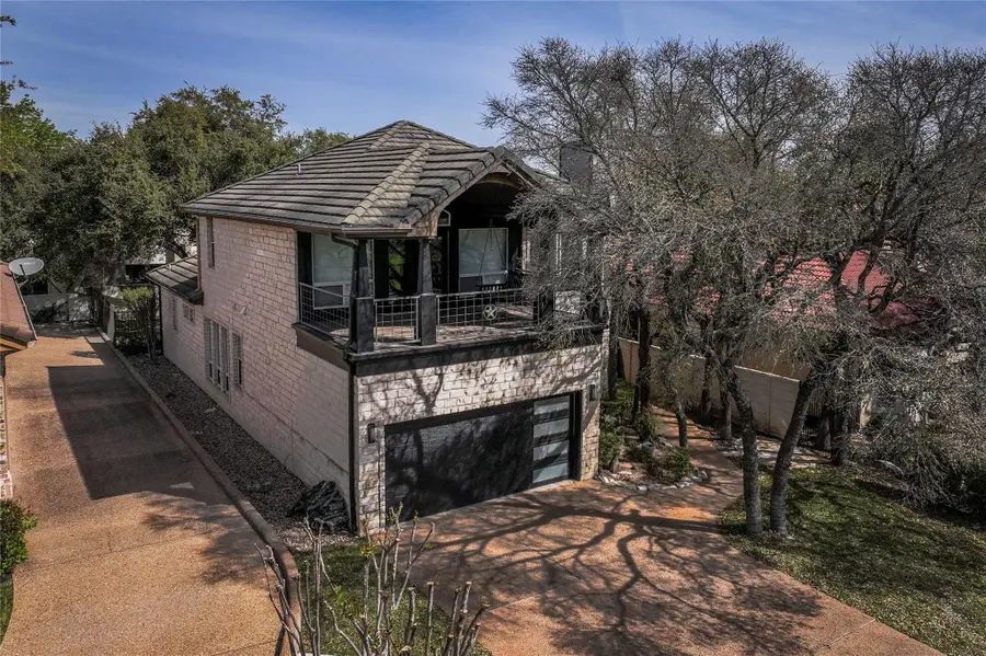 11 Treehaven Ln, The Hills, TX 78738 - #2