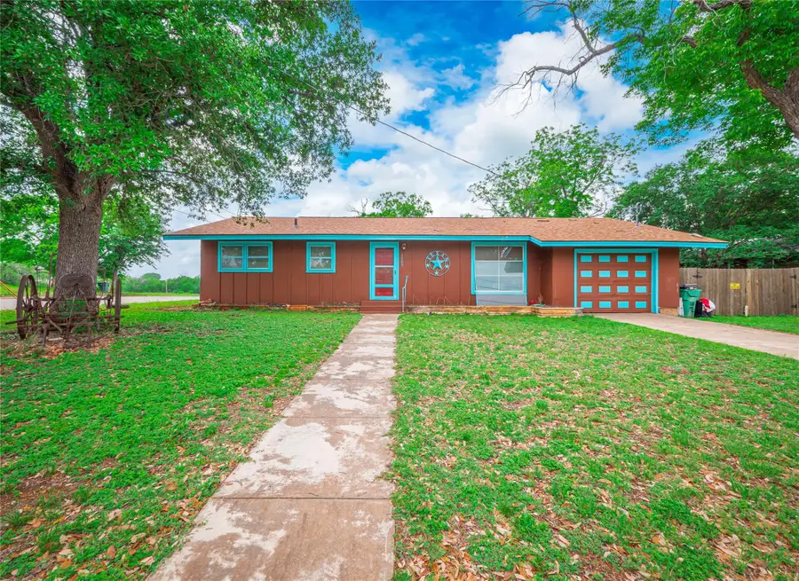 1207 Flag St, Llano, TX 78643 - Image #2