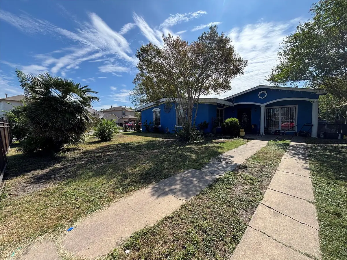 6102 Birch Valley Dr, San Antonio, TX 78242 - #1