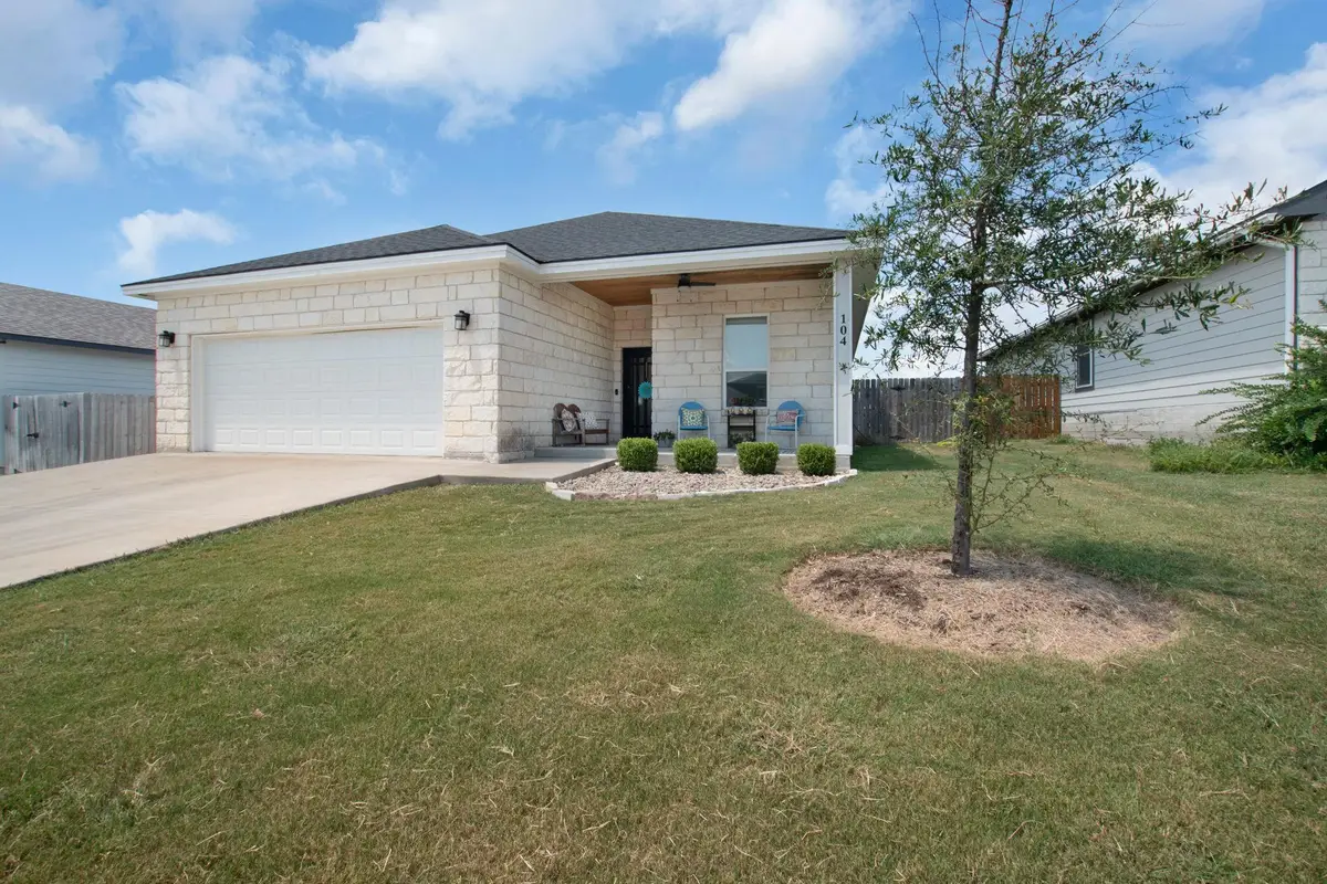 104 N Thomas Cv, Burnet, TX 78611 - Image #1