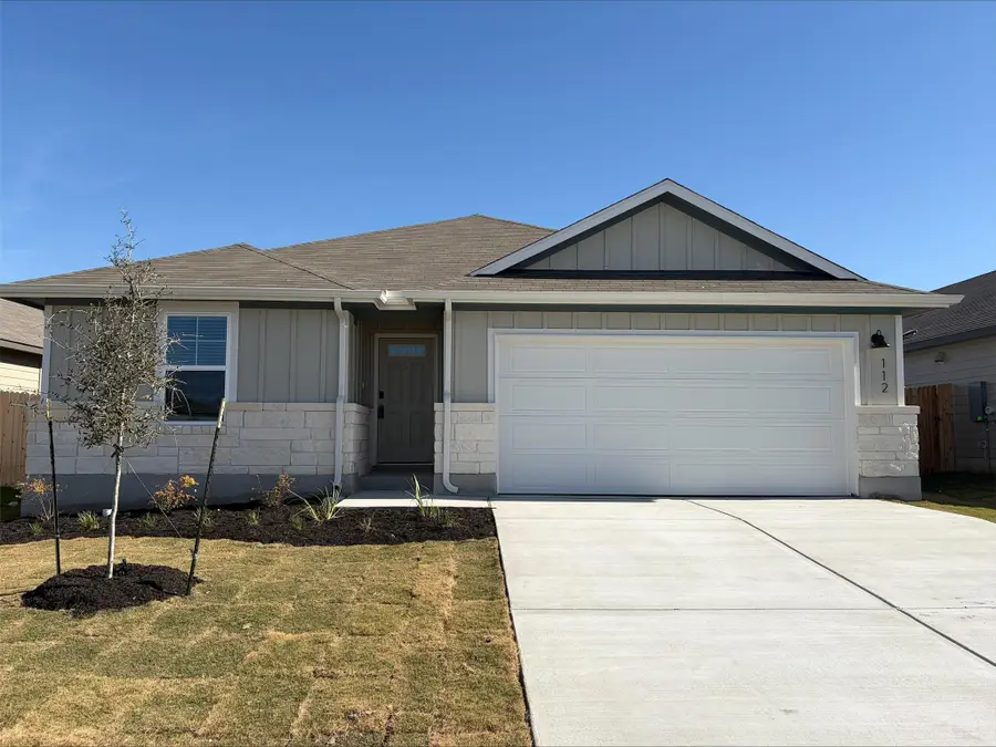 112 Honey Bee Rd, Jarrell, TX 76537 - Image #2