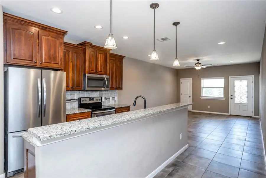 134 Honopu Dr, Bastrop, TX 78602 - Image #2