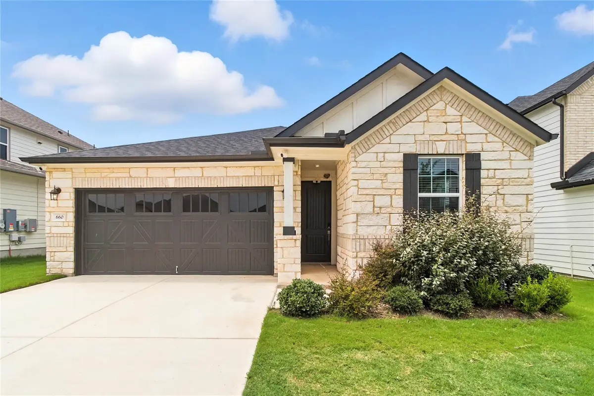 660 Seabiscuit Dr, Jarrell, TX 76537 - Image #1