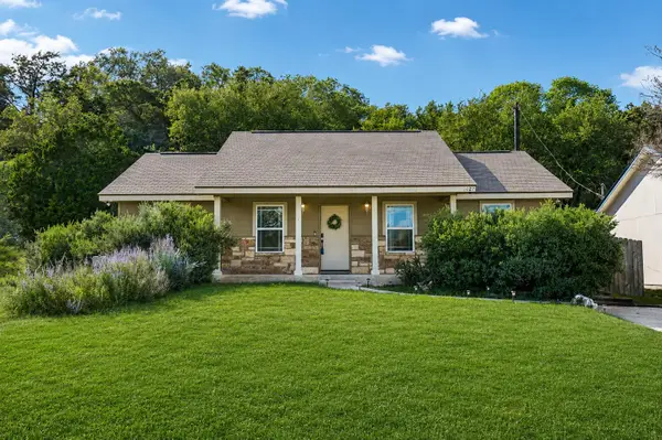 1427 Bonnyview Dr, Canyon Lake, TX 78133