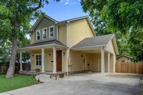 1103 Farm St, Bastrop, TX 78602