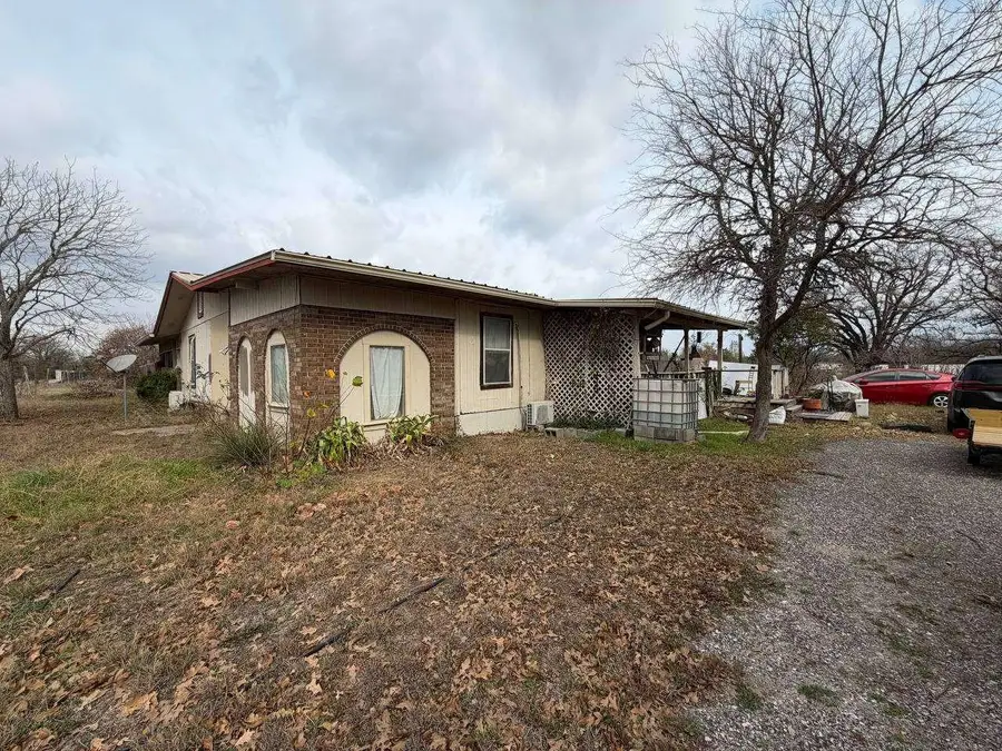 192 Edmonson Ln, Cedar Creek, TX 78612 - Image #2