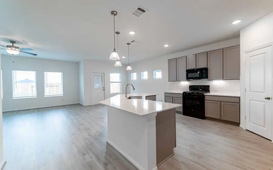 290 Yosemite Dr, Kyle, TX 78640 - #2